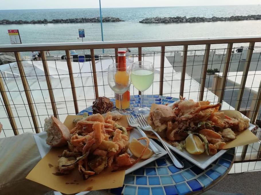 Casa Vacanze Marina Di Pisa Catola Eksteriør billede